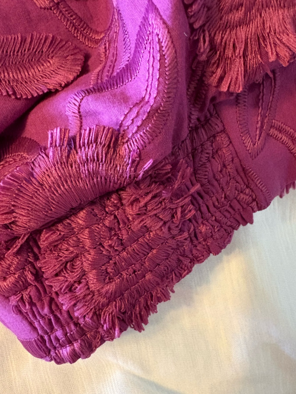 💖Nwot Chico’s Magenta Embroidered Peasant Puff Sleeve Top – Boho Statement Top 💖 - Picture 10 of 14